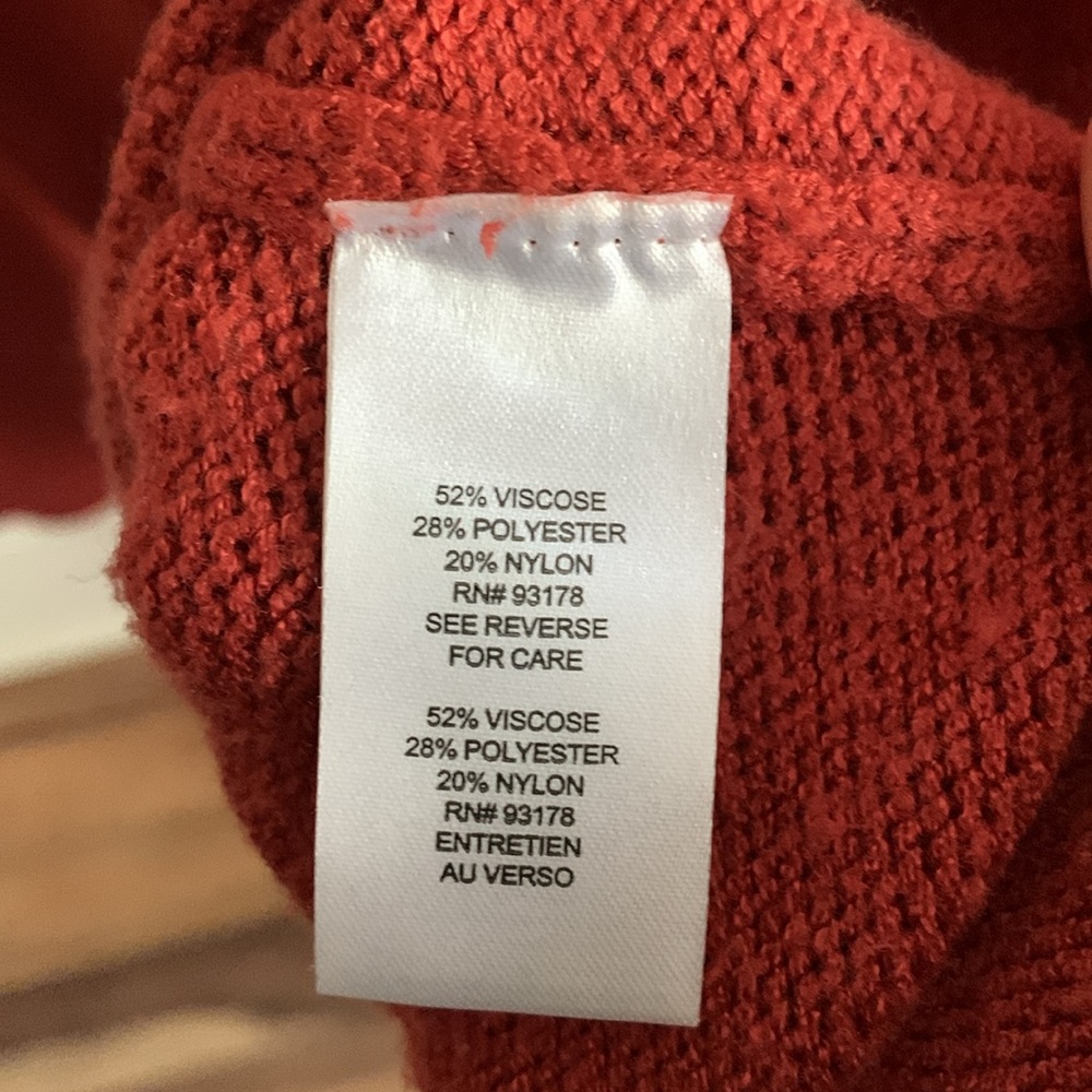 T by Tahari ribbed v viscose blend‎ sweater. Worn about 5-6x - Picture 6 of 7
